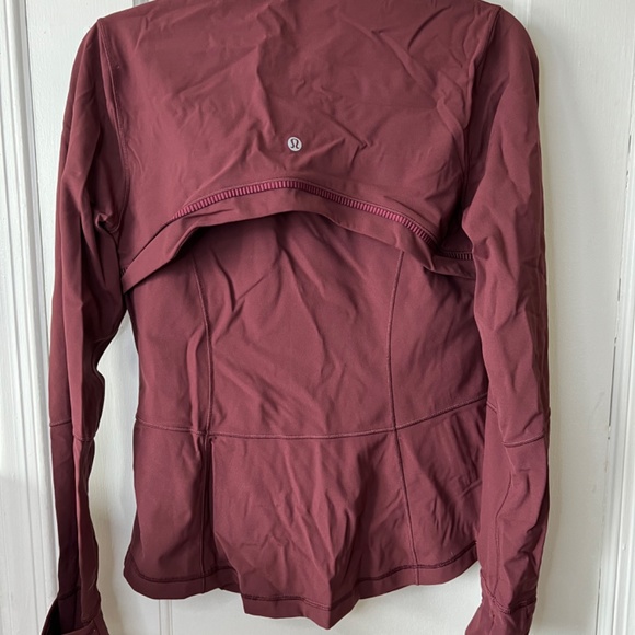 Lululemon Yoga Tight Fitting Jacket Long Sleeve - Red Merlot - 10 - Picture 2 of 3